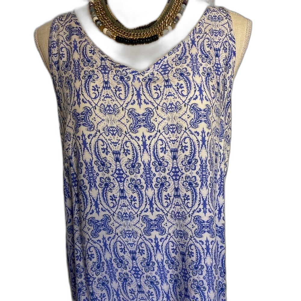 Fun2Fun White and Blue Ombré Sleeveless Blouse Size Medium